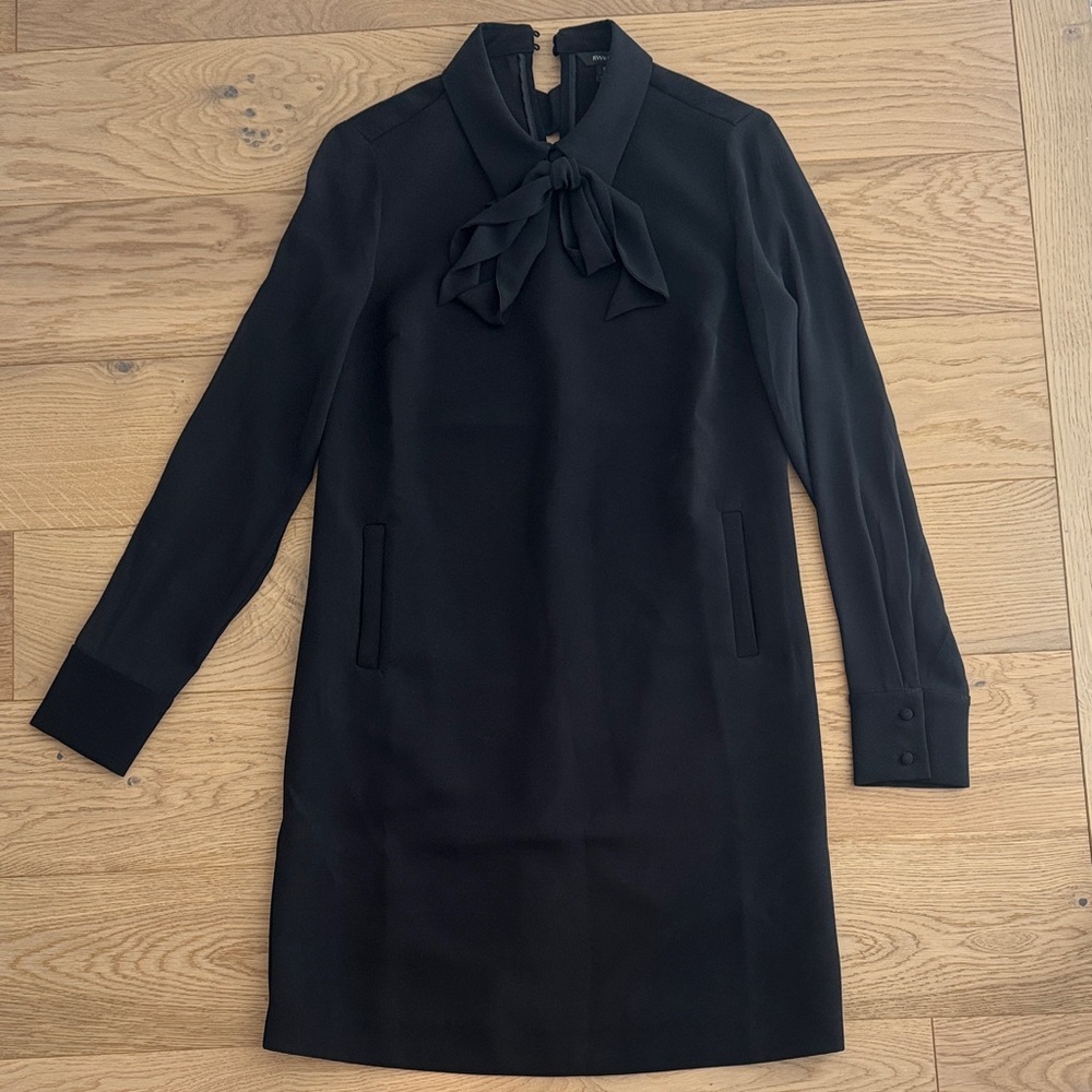 RW&CO. Black Long-Sleeve Tie-Neck Shift Dress